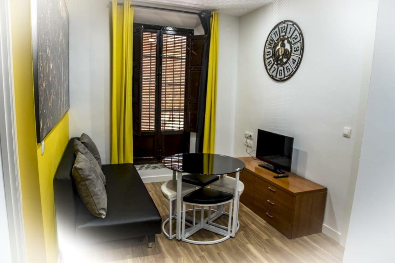 Plaza Del Campo Del Principe Apartment Granada Bagian luar foto